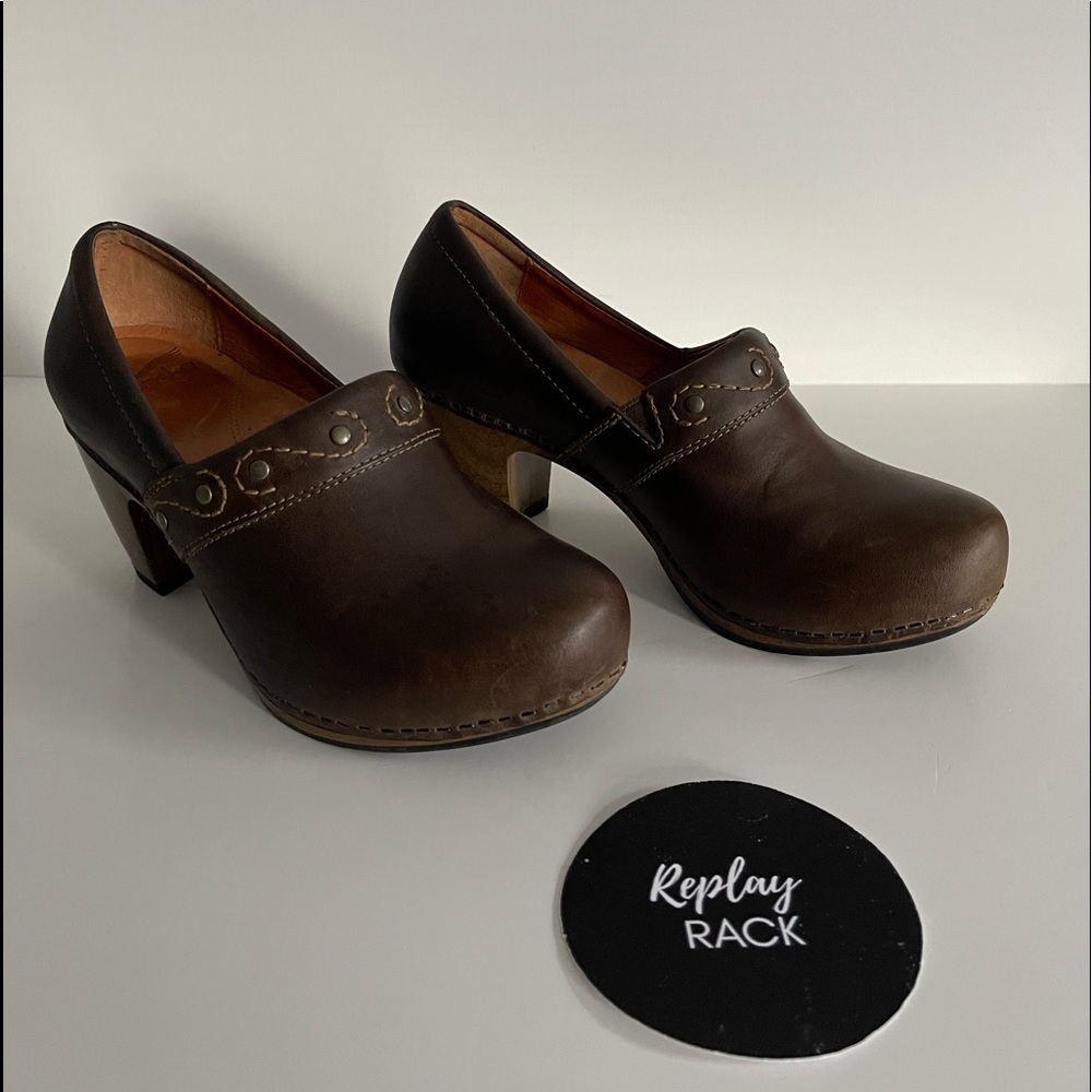 Dansko Riki Full Grain Leather Clogs Womens